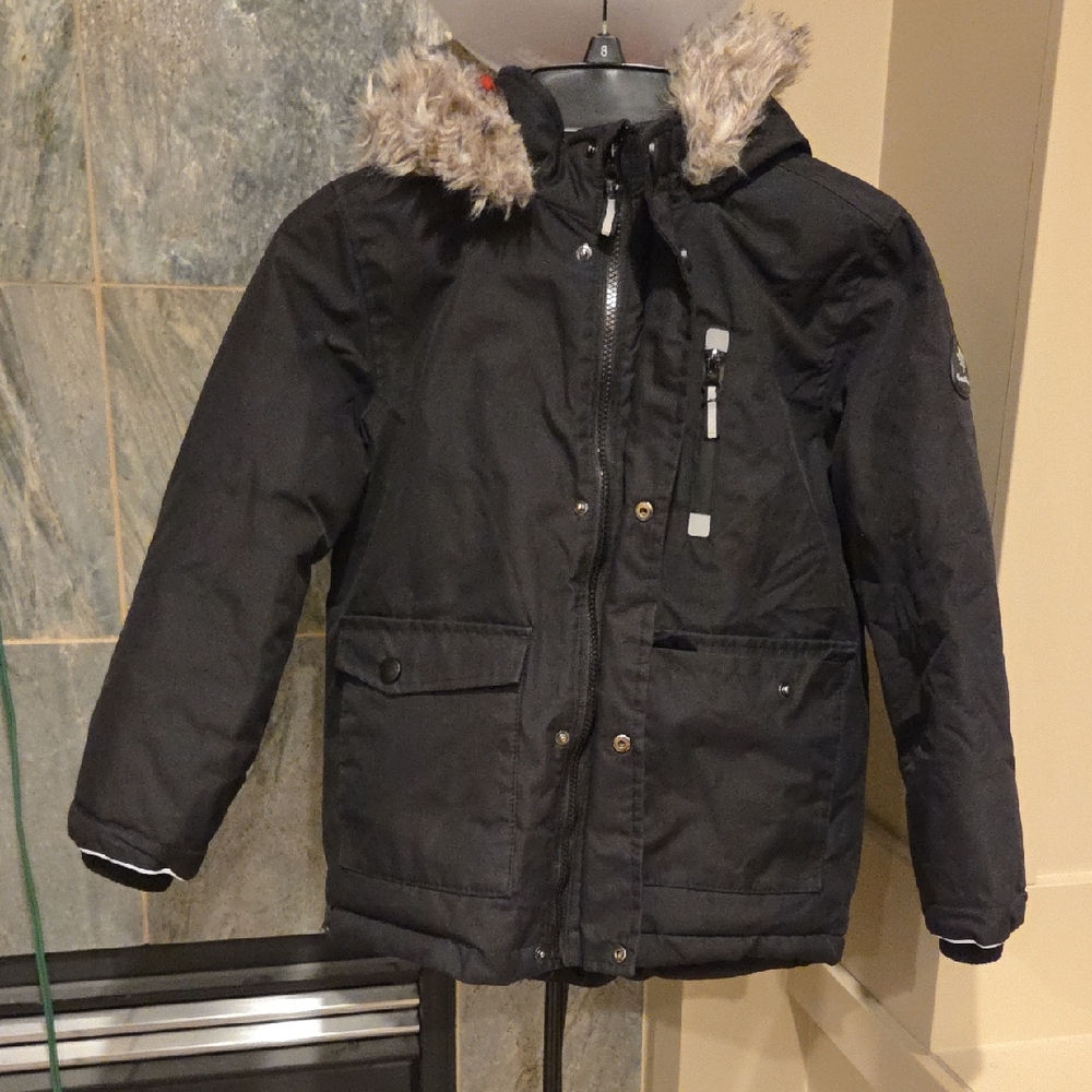 Cozy Black Kids Puffer Jacket with Fur Trim
